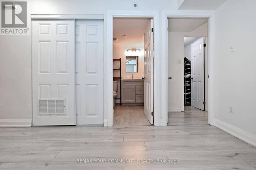 1047 - 115 George Appleton Way — photo 26 of 37