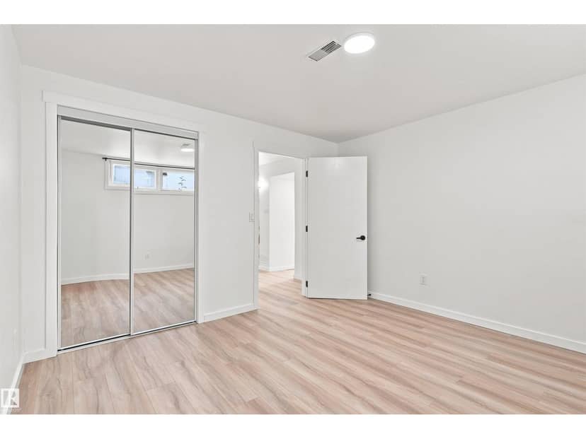 4021 117 AVe AV NW NW, Edmonton, photo 4