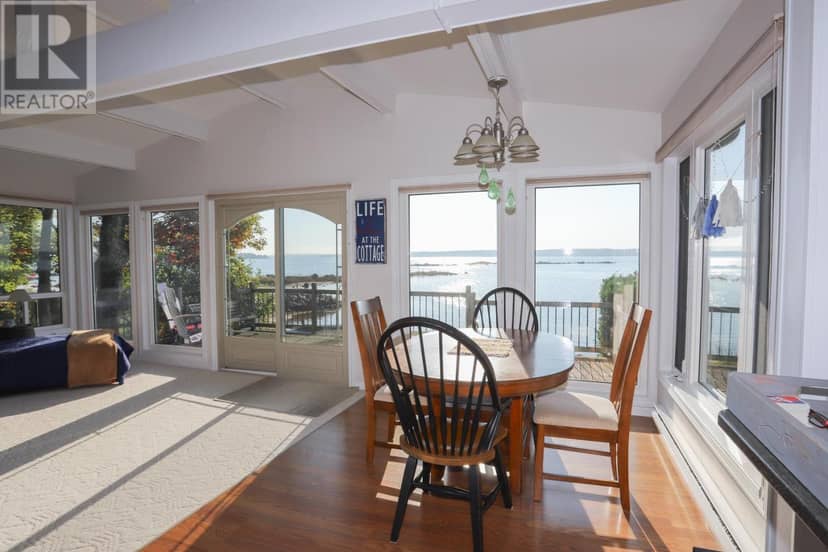 647B Lakeshore DR — photo 10 of 32