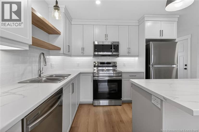436 LaVallee Unit# 2 — photo 17 of 40
