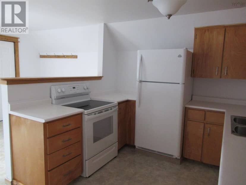 673 George St Street — photo 18 of 37