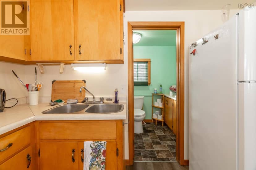 638 French Road — photo 12 of 30