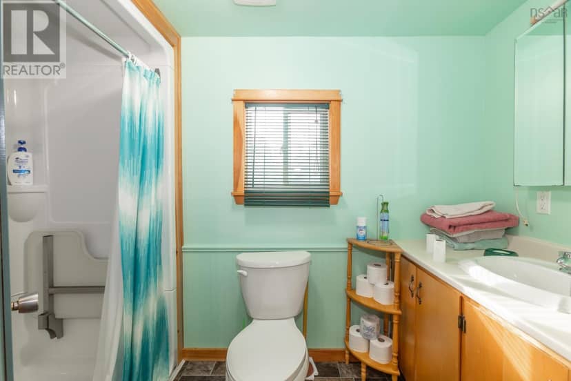 638 French Road — photo 21 of 30