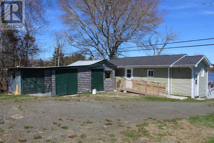 638 French Road — photo 8 of 30