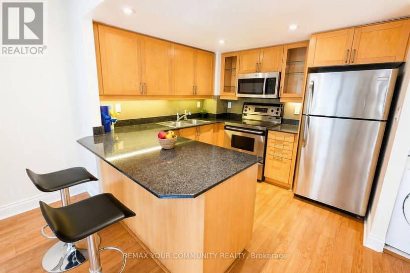 501 - 80 Cumberland Street — photo 12 of 40