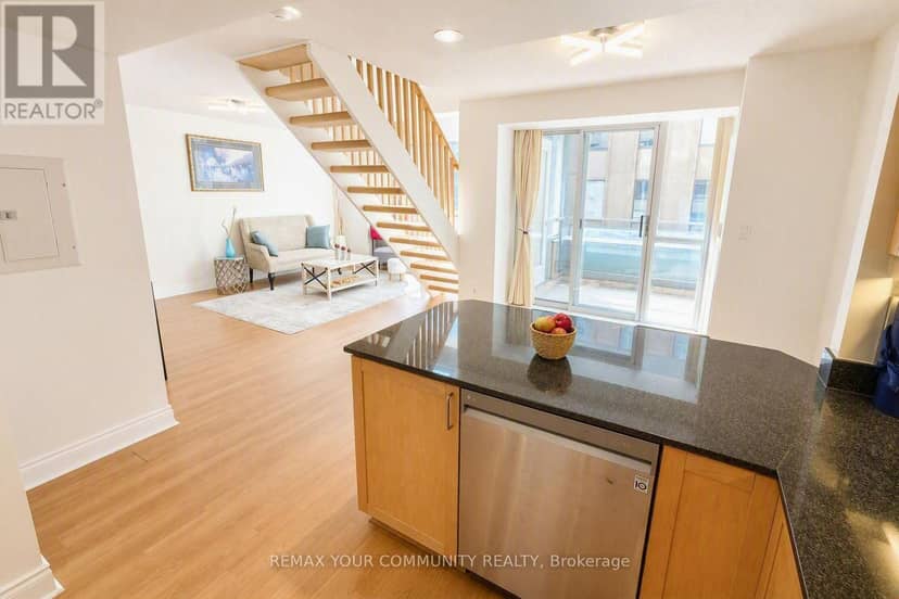 501 - 80 Cumberland Street — photo 16 of 40