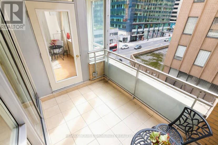 501 - 80 Cumberland Street — photo 20 of 40