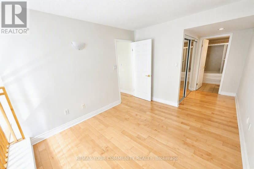 501 - 80 Cumberland Street — photo 26 of 40