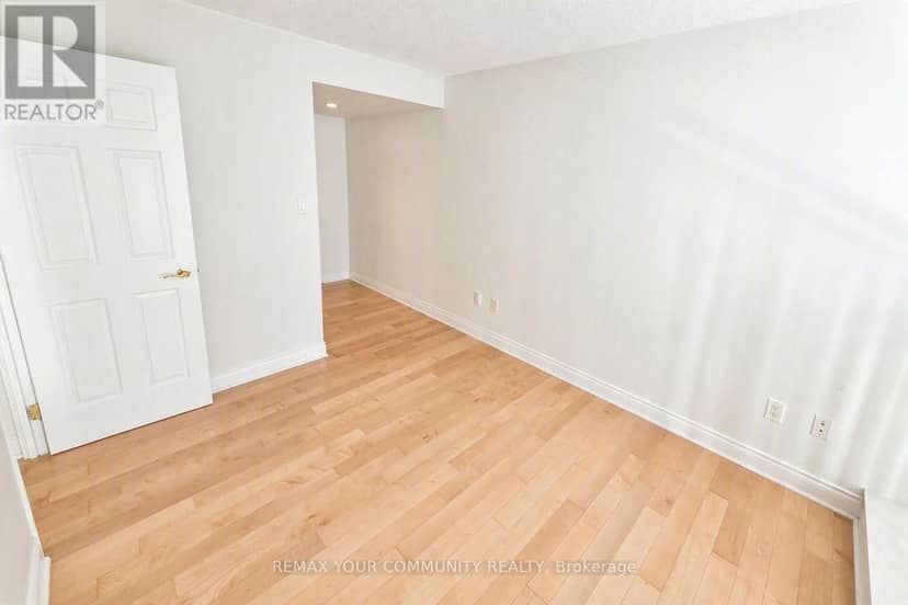 501 - 80 Cumberland Street — photo 28 of 40