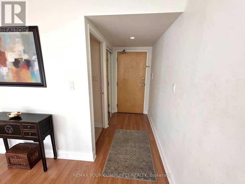 501 - 80 Cumberland Street — photo 8 of 40
