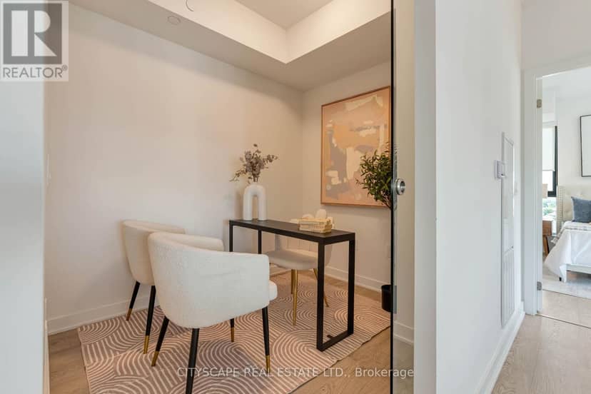405 - 120 Eagle Rock Way — photo 19 of 40