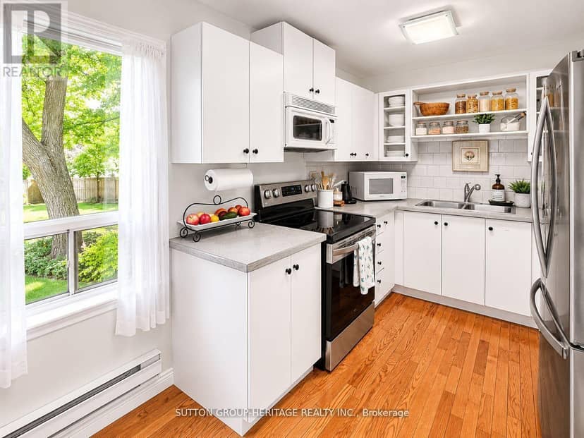 124 Wales Avenue, Markham, photo 4