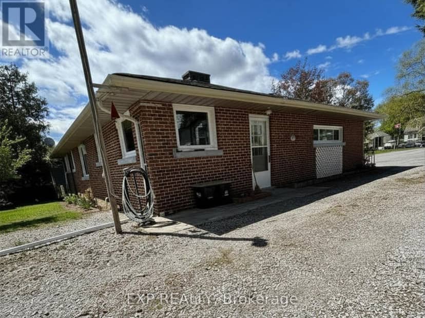 517 Norfolk Street S — photo 3 of 24