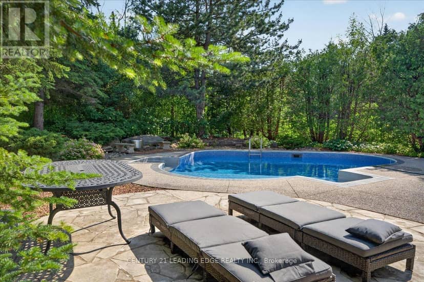 143 Campbell Crescent — photo 21 of 40