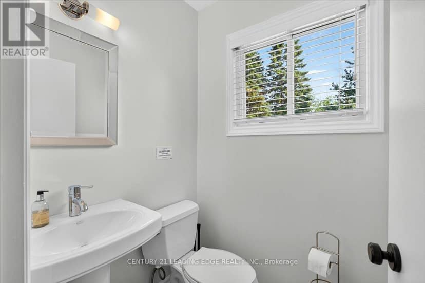 143 Campbell Crescent — photo 34 of 40