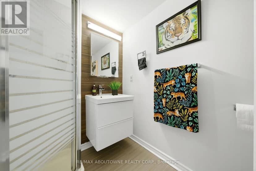 111 - 4015 Kilmer Drive — photo 11 of 31