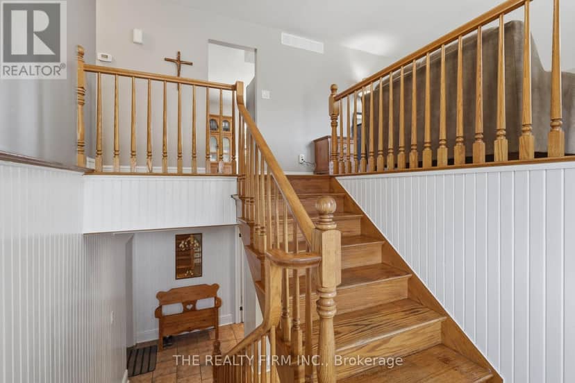 1 Hueston Drive — photo 4 of 34