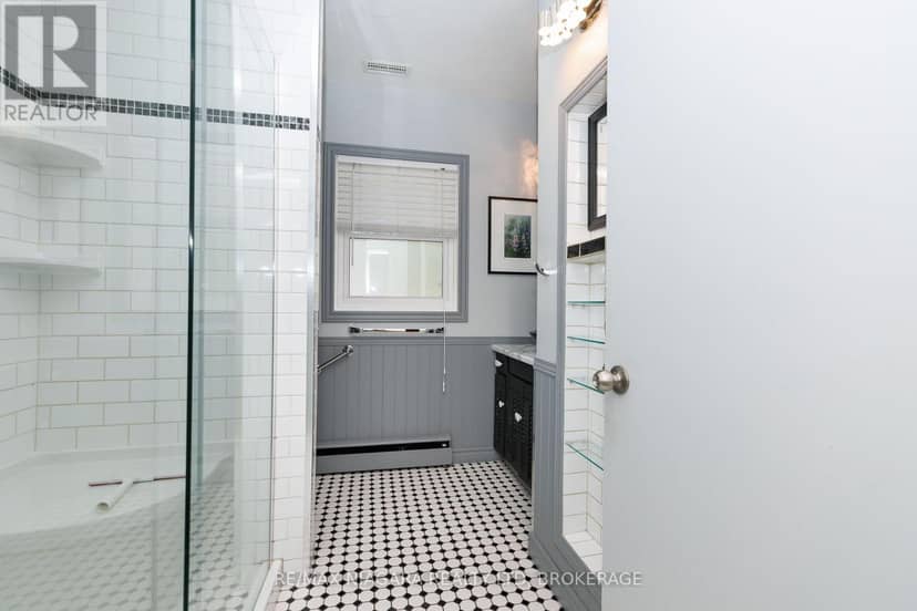 6329 Goodsir Crescent — photo 16 of 40