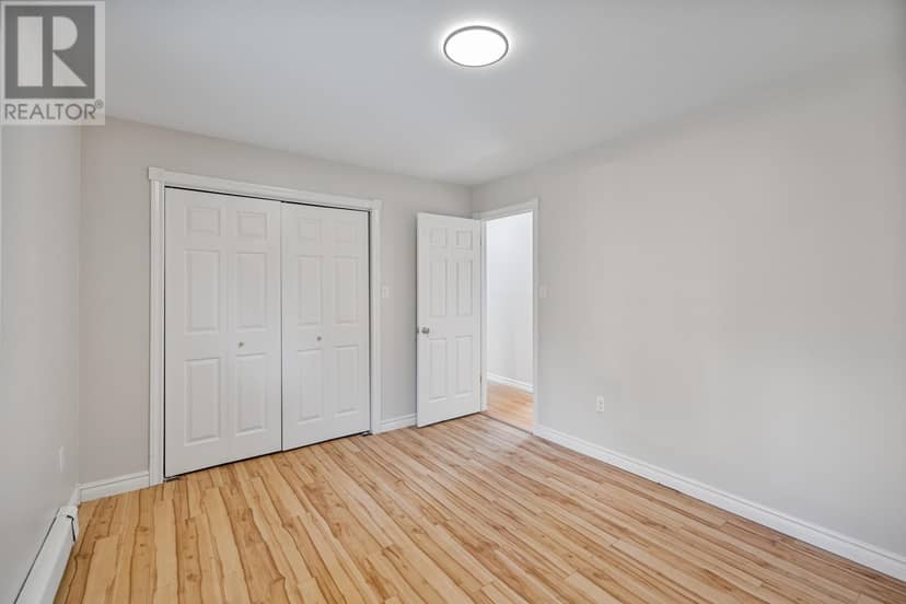 33 Amanda Drive — photo 15 of 36