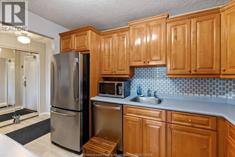 3936 WYANDOTTE STREET East Unit# 407 — photo 10 of 23