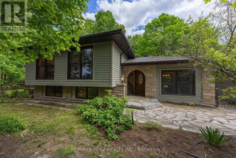 1465 Middle Road — photo 1 of 40