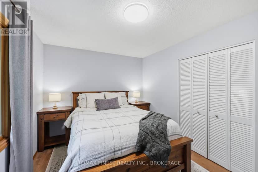 1465 Middle Road — photo 15 of 40
