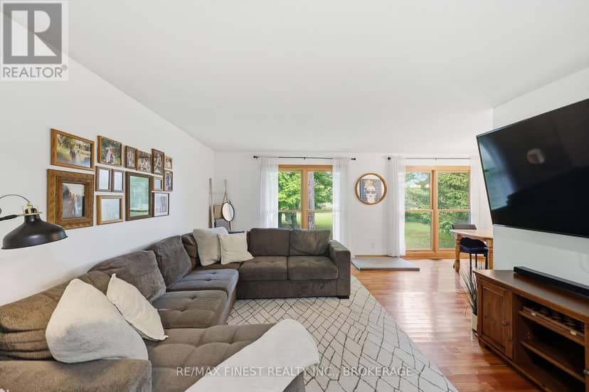 1465 Middle Road — photo 5 of 40