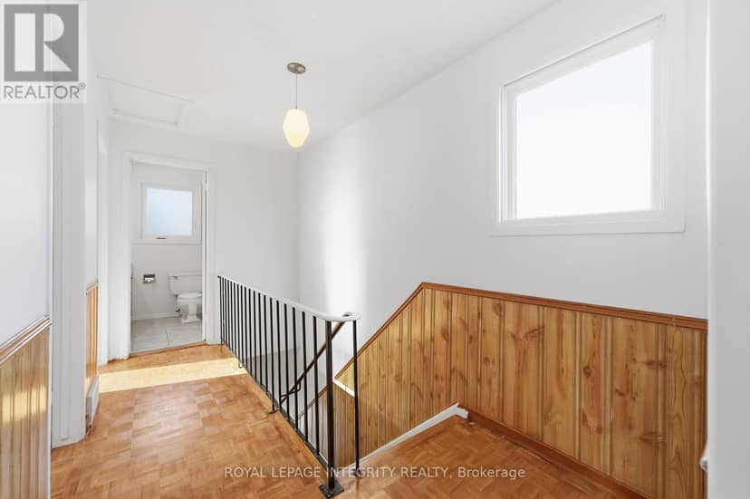 30 - 2057 Jasmine Crescent — photo 16 of 35