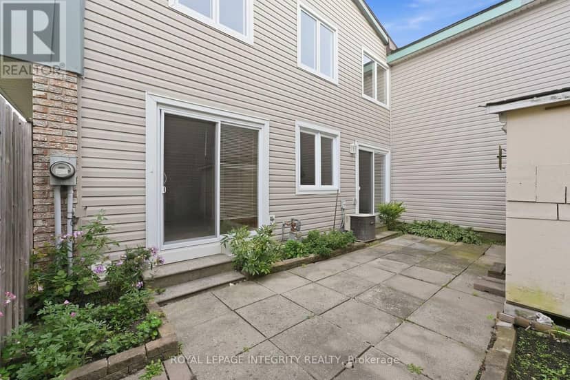 30 - 2057 Jasmine Crescent — photo 31 of 35