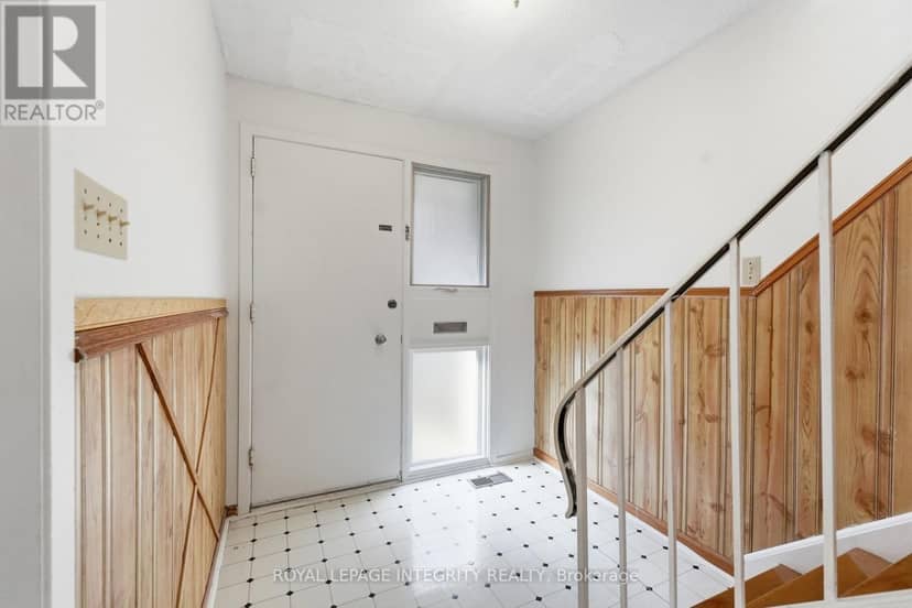 30 - 2057 Jasmine Crescent — photo 5 of 35