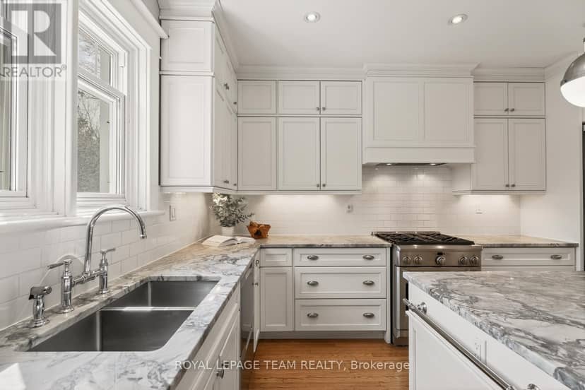 318 Clemow Avenue — photo 10 of 35