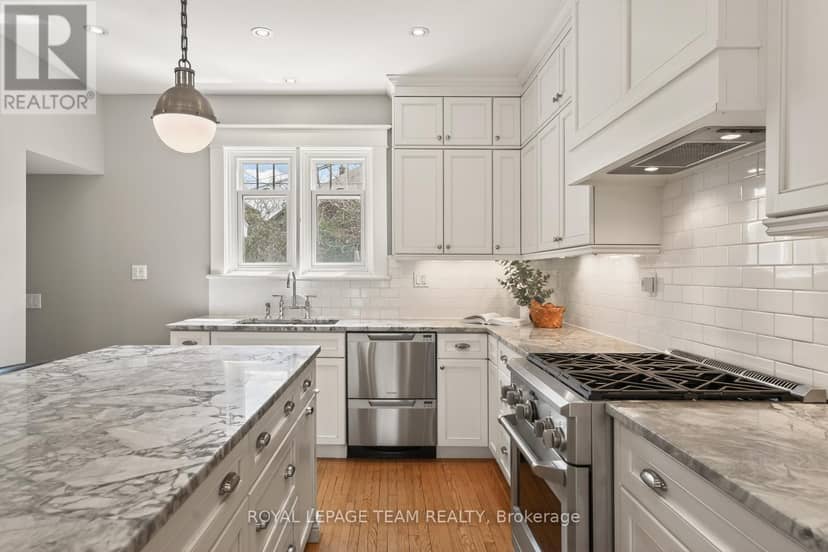 318 Clemow Avenue — photo 11 of 35