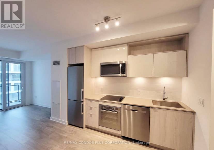946 - 121 Lower Sherbourne Street — photo 2 of 16