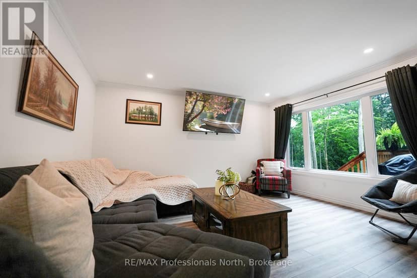 1065 Henderson's Road, Minden Hills, photo 7