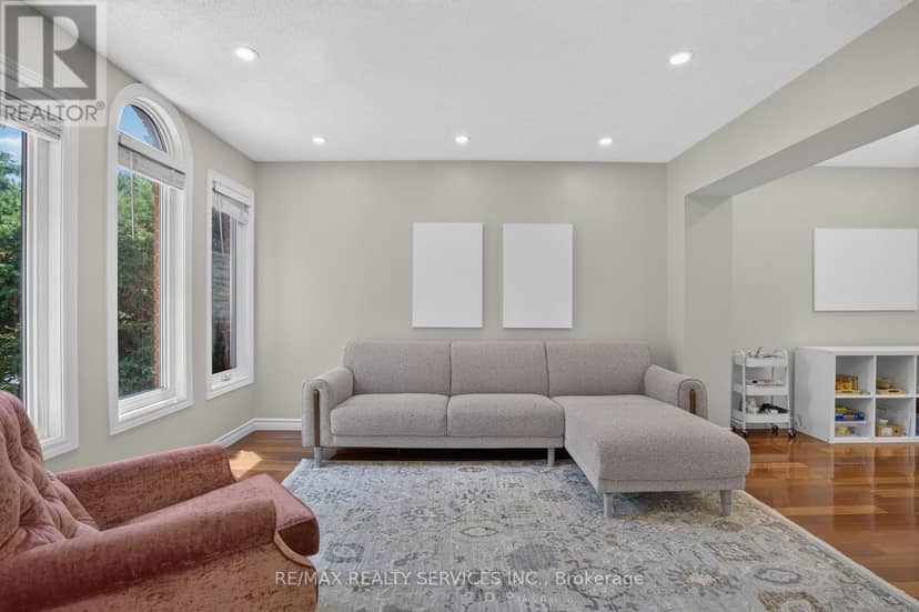 2153 Oak Bliss Crescent — photo 12 of 40
