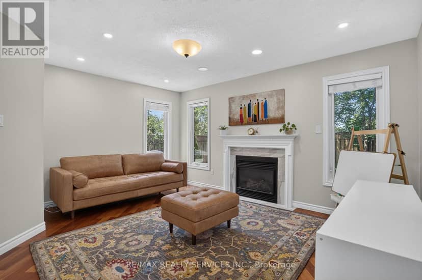 2153 Oak Bliss Crescent — photo 18 of 40