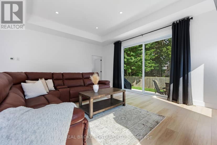 9 Macneil Court — photo 16 of 36