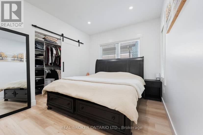 9 Macneil Court — photo 17 of 36