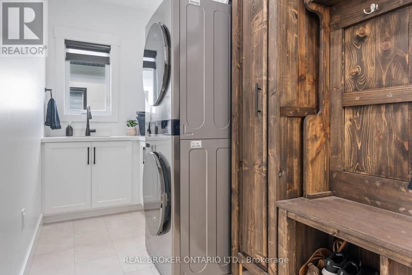 9 Macneil Court — photo 21 of 36