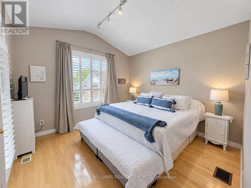 773 Prince Of Wales Drive — photo 15 of 39