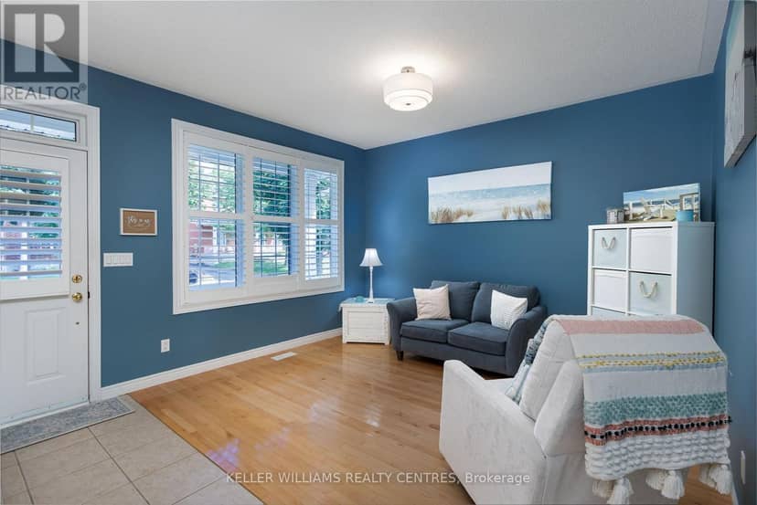 773 Prince Of Wales Drive — photo 4 of 39