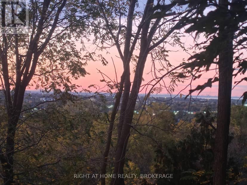 22 Ursula Avenue — photo 10 of 40