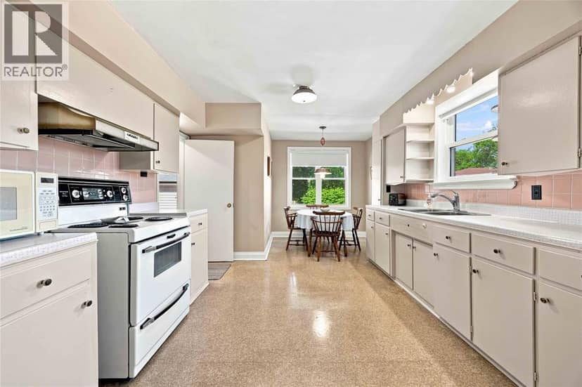 721 William Avenue — photo 12 of 40
