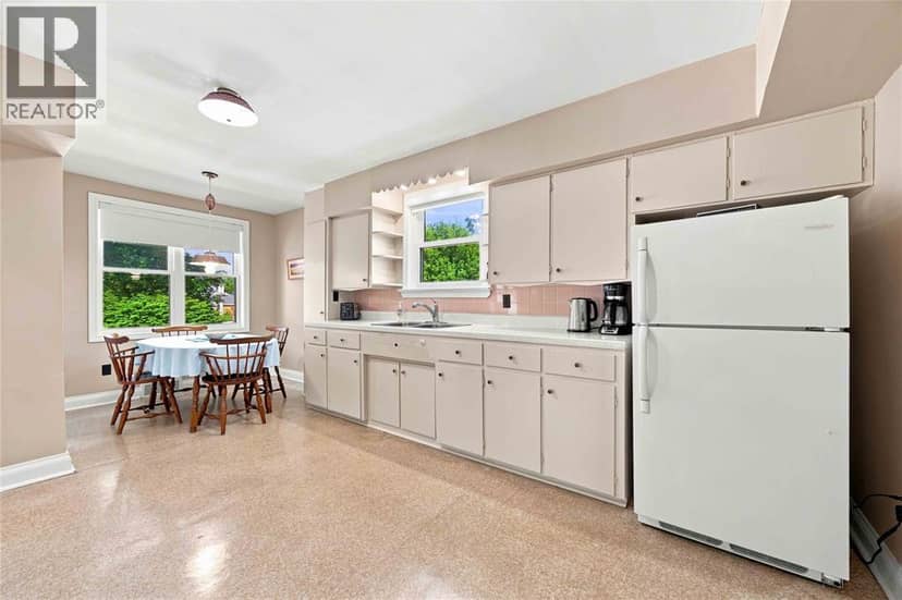 721 William Avenue — photo 13 of 40