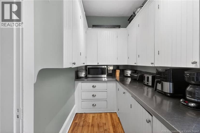 425 Lutz Street — photo 2 of 40