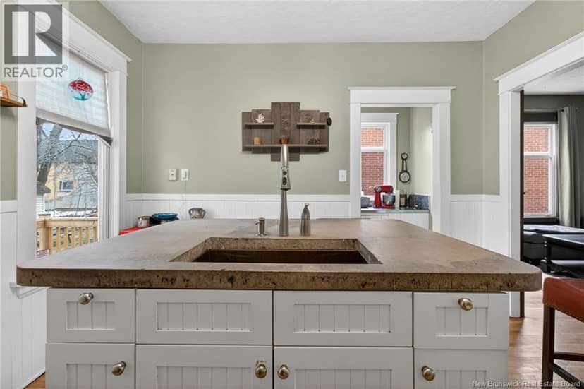 425 Lutz Street — photo 7 of 40