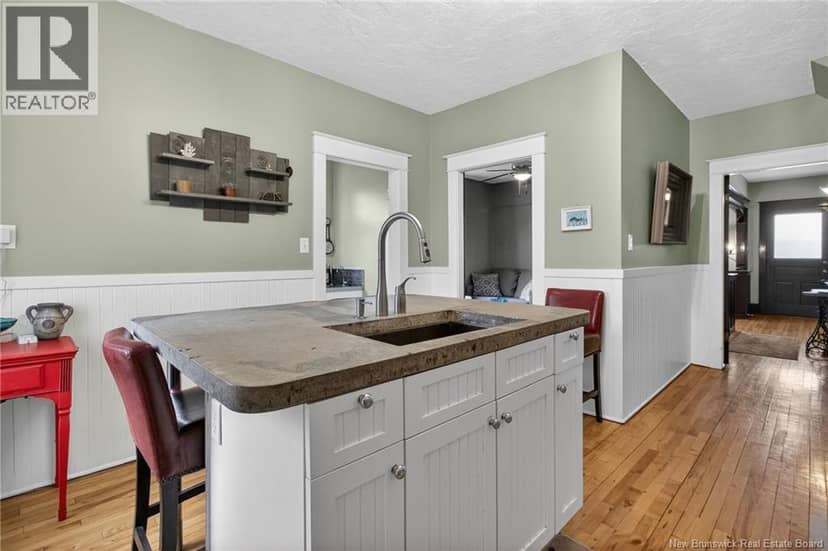 425 Lutz Street — photo 8 of 40