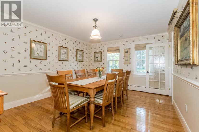 18 Avon Street — photo 16 of 40