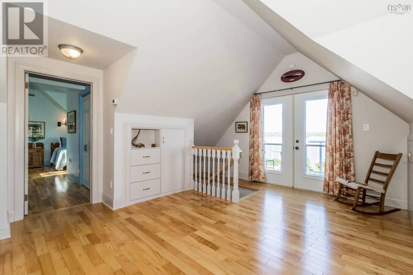 18 Avon Street — photo 17 of 40