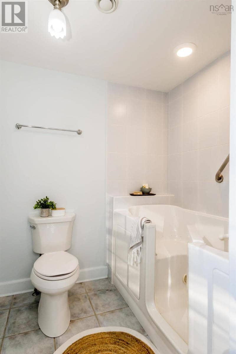 18 Avon Street — photo 30 of 40